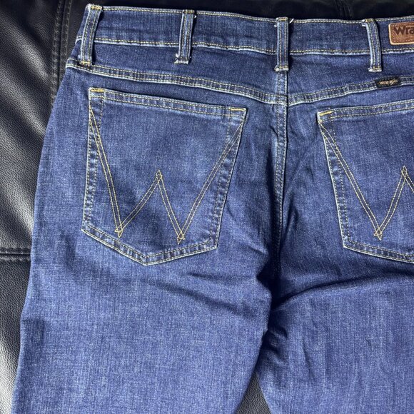 Wrangler Men's Slim Fit Boot Cut Jeans Blue Denim 5-Pocket Outdoor Preppy 32/34 - Picture 5 of 16